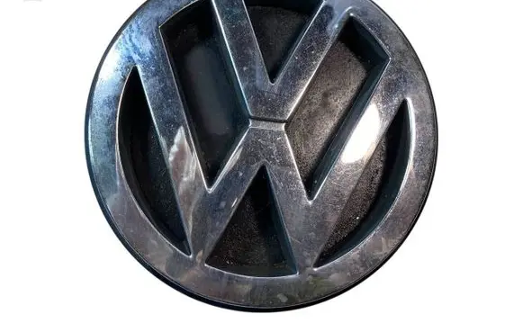 Volkswagen Transporter - Caravelle T4 Manufacturer badge logo/emblem 701853601F