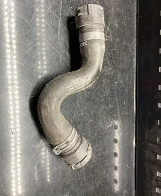 Audi A5 Engine coolant pipe/hose 8W0122101H