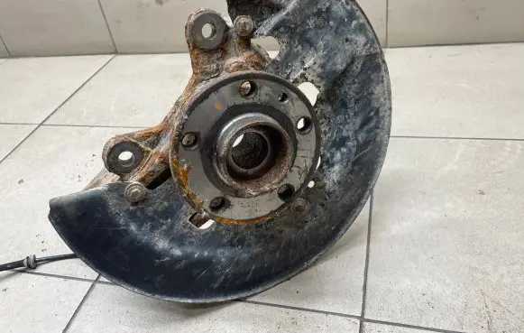 Volvo XC60 Front wheel hub spindle knuckle