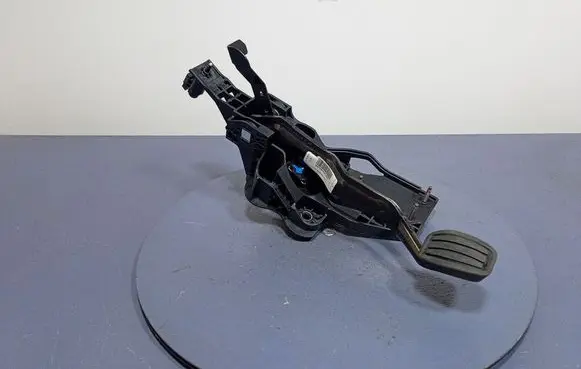 Peugeot Rifter Accelerator throttle pedal 