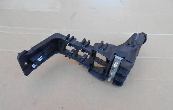 Audi A4 S4 B7 8E 8H Relay mounting block 8E0937503B