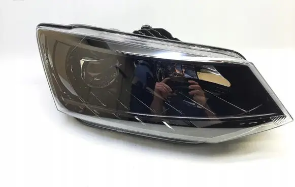 Skoda Fabia Mk1 (6Y) Headlight/headlamp 6V1941016B