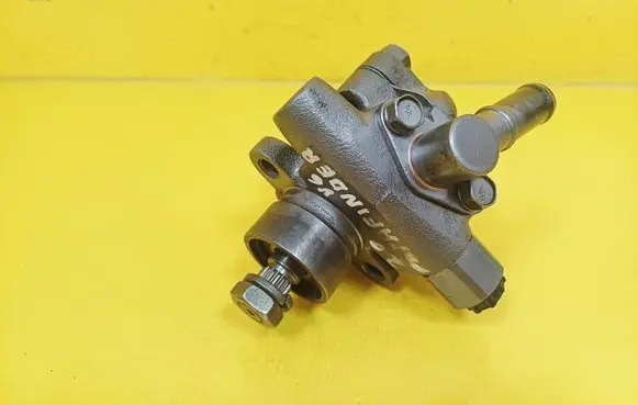 Nissan Pathfinder WD21 Power steering pump 