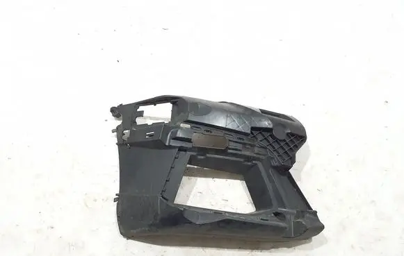BMW 5 G30 G31 Front bumper mounting bracket 8098676