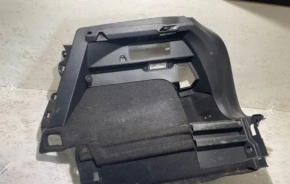 Volkswagen Tiguan Trunk/boot side trim panel 5NA867764B