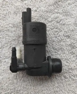 Citroen C3 Windscreen/windshield washer pump 643475