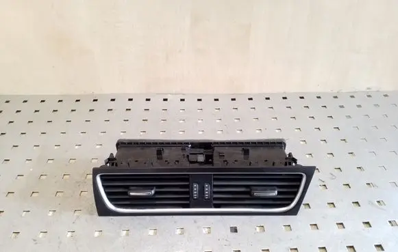 Audi A4 S4 B8 8K Dash center air vent grill 8T2820951B