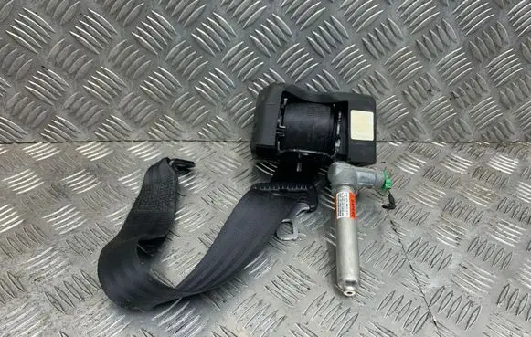 Volvo V50 Rear seatbelt 8639551