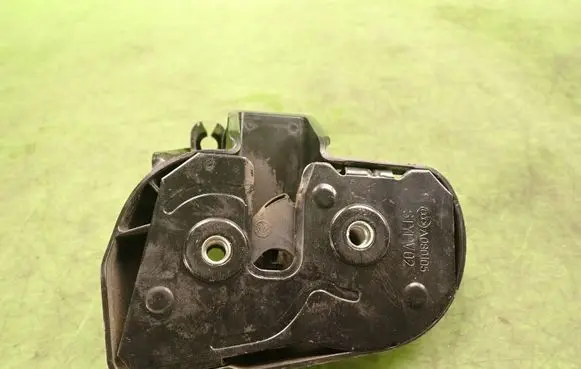 Volkswagen Transporter - Caravelle T6 Sliding door lock 2K5843604