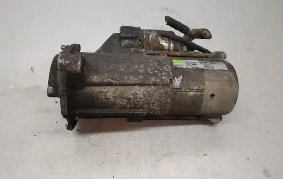 Volkswagen PASSAT B5.5 Starter motor 068911024L