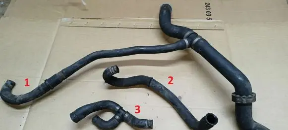 Mercedes-Benz R W251 Engine coolant pipe/hose