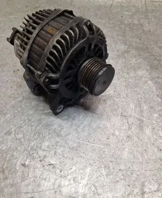 Renault Megane III Generator/alternator 8200960533