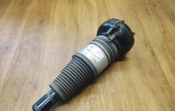 Porsche Macan (95B) Air suspension front shock absorber 95B616039R