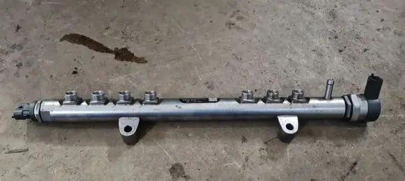 Volvo V60 Fuel main line pipe 0445215025