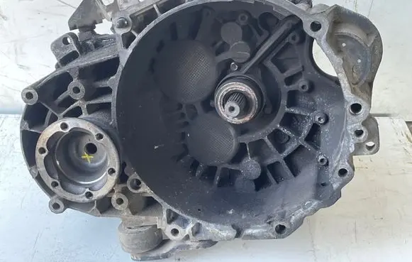 Volkswagen Jetta V Manual 5 speed gearbox 020301107