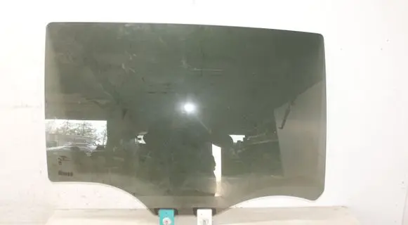 Chrysler Pacifica Sliding door window/glass 