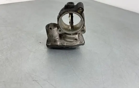 BMW 5 F10 F11 Throttle valve 7810752