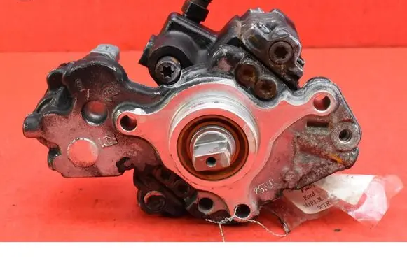 Ford Kuga I Fuel injection high pressure pump 9687959180