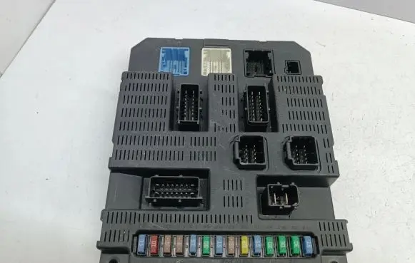 Citroen C8 Fuse module 9659285280