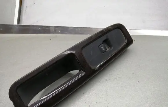 Volvo V50 Electric window control switch 8679667