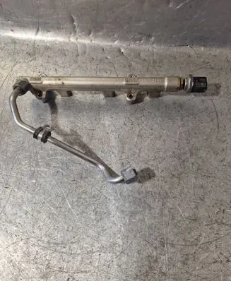 Volkswagen T-Cross Fuel distributor 05C133320A