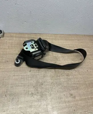 Mercedes-Benz B W245 Front seatbelt 607718000
