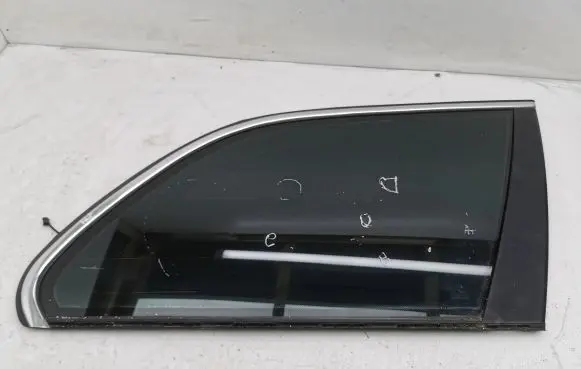 BMW 5 E39 Rear side window