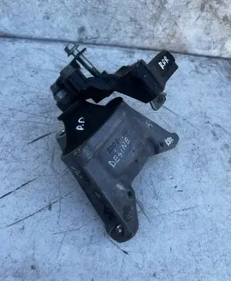 Honda CR-V Engine mount bracket 21T1G
