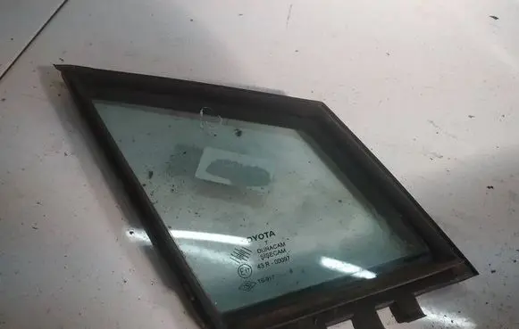 Toyota Corolla Verso AR10 Front door vent window glass four-door AS2