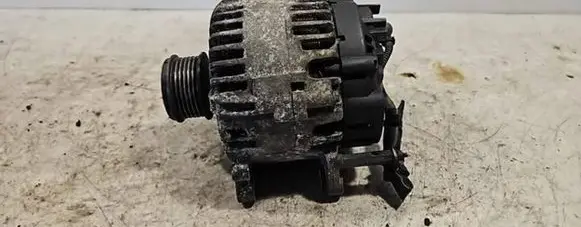 Volkswagen PASSAT B6 Generator/alternator 06F903023C 2542695F