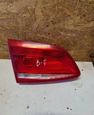 Tailgate rear/tail lights