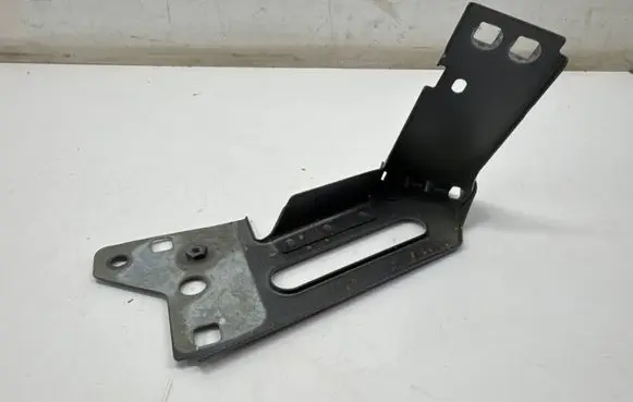 Maserati Grecale Fender mounting bracket C4002J