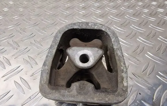 Mercedes-Benz A W168 Engine mount bracket A1682401217