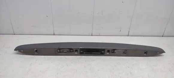 Trunk door license plate light bar