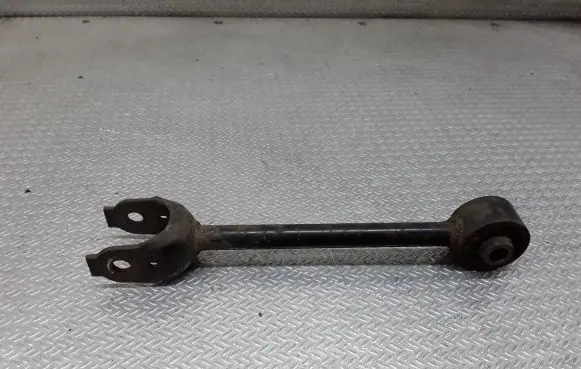 Toyota RAV 4 (XA50) Rear control arm