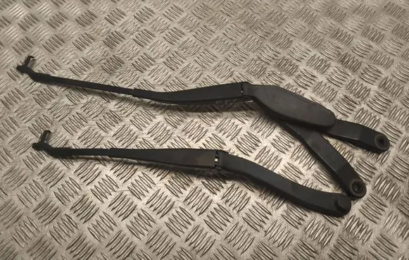 Mercedes-Benz E W212 Front wiper blade arm 3392125703