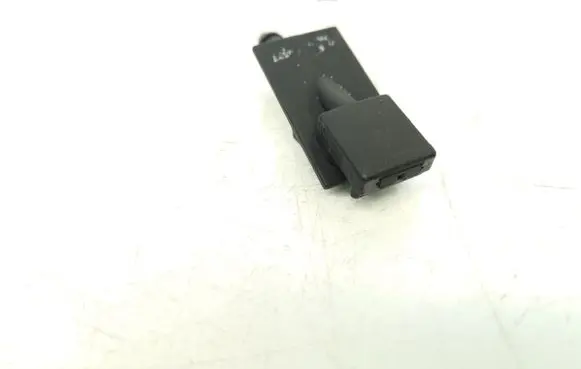 Windshield washer spray nozzle