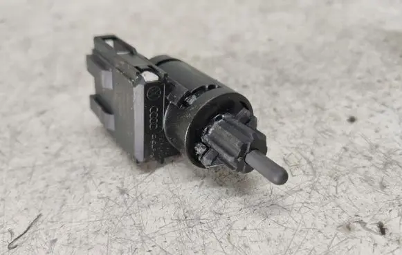 Audi A6 S6 C6 4F Brake pedal sensor switch 3B0945511C
