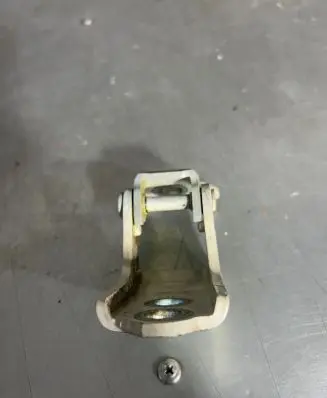 Renault Captur II Front door upper hinge 4150R 052203