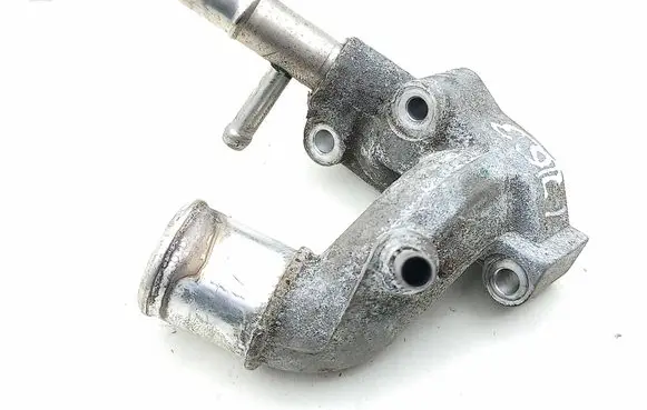 Toyota RAV 4 (XA50) Engine coolant pipe/hose