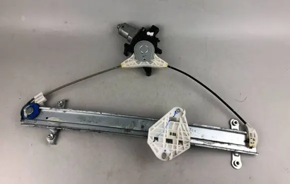 Subaru Outback Front door window regulator with motor 