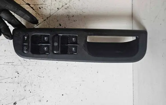 Volkswagen PASSAT B7 Electric window control switch 1J4959857 F005S00011