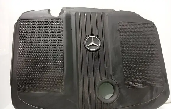 Mercedes-Benz C W204 Engine cover (trim) A6510101467