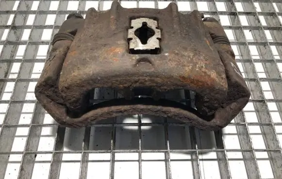 Iveco Daily 30.8 - 9 Front brake caliper