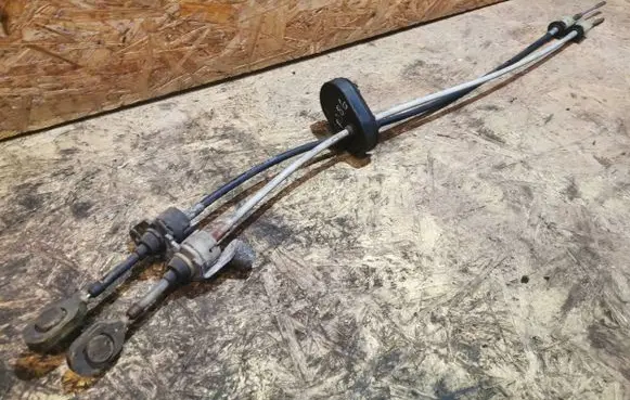 Gear shift cable linkage