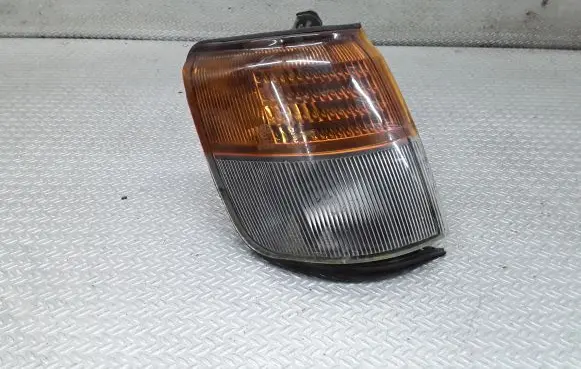 Mitsubishi Pajero Front indicator light