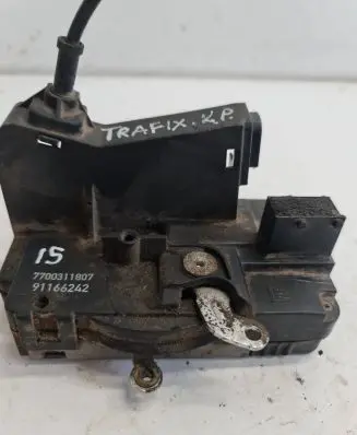 Renault Trafic II (X83) Front door lock 7700311807 91166242