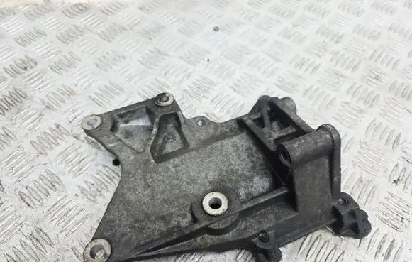 Mitsubishi L200 A/C compressor mount bracket 37110J560