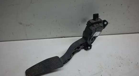 Dodge Grand Caravan Accelerator throttle pedal 05281418AD