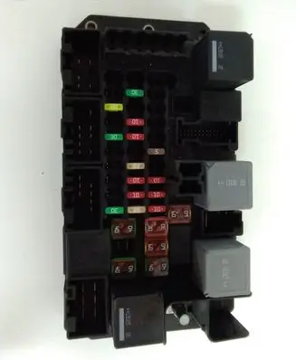 Jaguar XJ X351 Fuse module DW9314N030AB